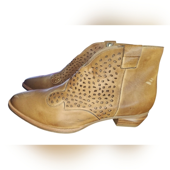 Antelope Shoes - Antelope  Perforated Ankle Bootie, Womens 38 EU (8-8.5 US)